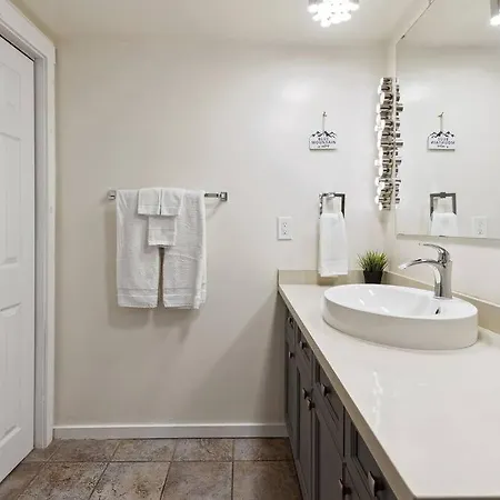 Appartement Whispering Pines Escape à Collingwood Extérieur photo